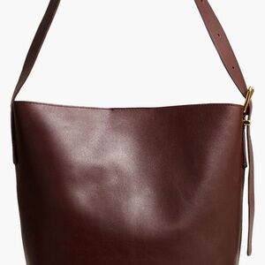 Madewell The Essential Bucket Tote in Chocolate Raisin
